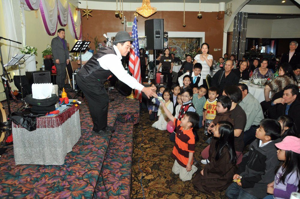 Magic show and face painting in Rolling Hills, CA